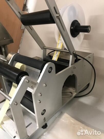 Этикетировщик полуавтоматического типа