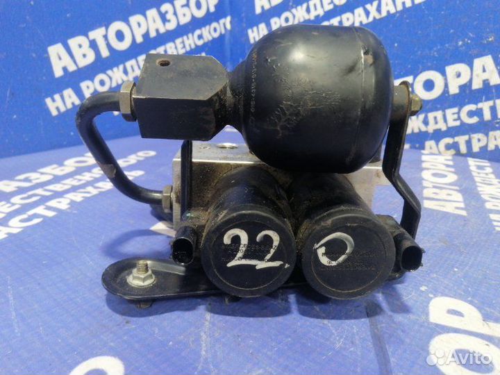 Блок клапанов гидроподвески Mercedes-Benz W220