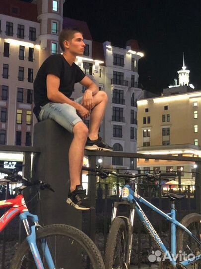 Продавец в табачный магазин