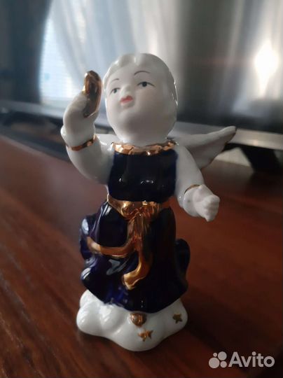 Статуэтка фарфор