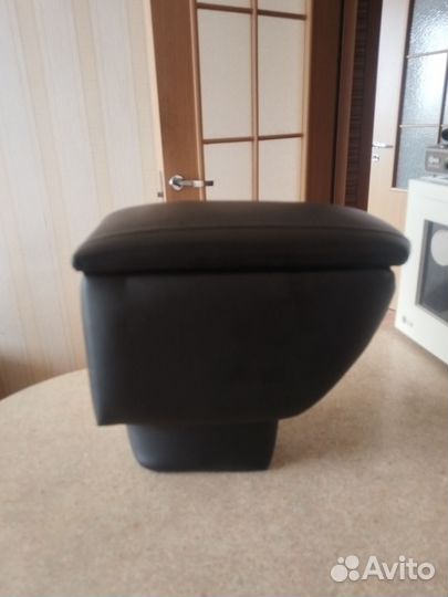 Подлокотник