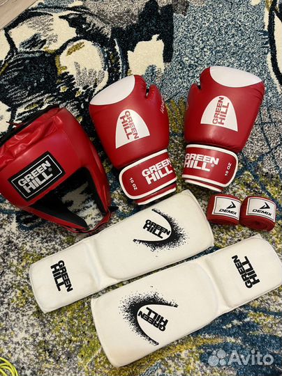 Перчатки, шлем, защита для бокса