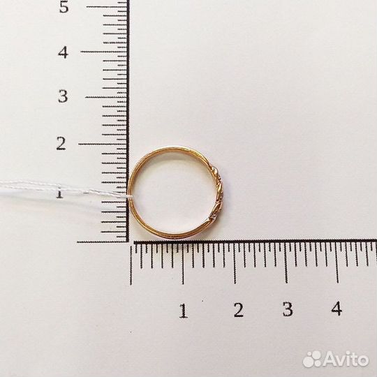 Золотое кольцо с камнем 17р