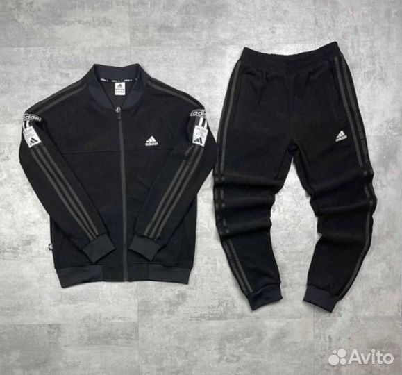 Спортивный костюм adidas