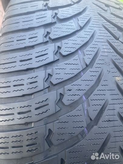 Nokian Tyres Hakkapeliitta 4 295/40 R21