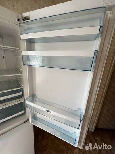 Холодильник Haier CFE633CW