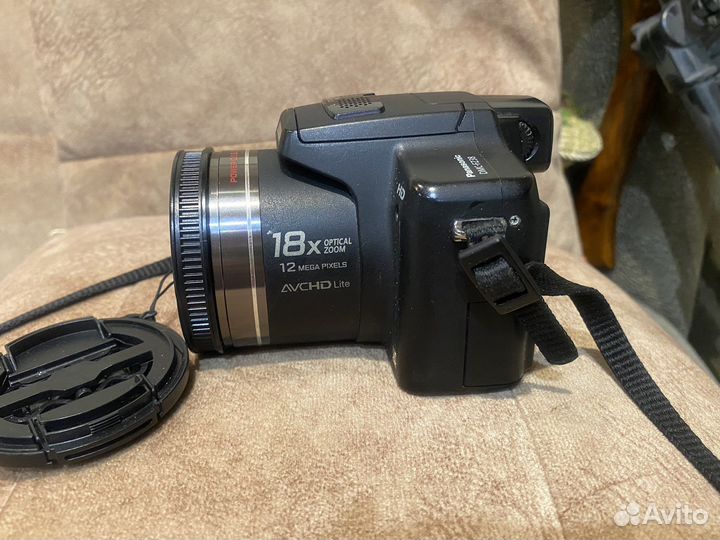 Фотоаппарат Panasonic Lumix DMC-FZ38 со штативом