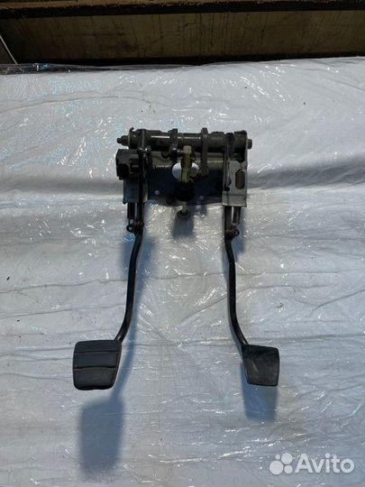 Блок педалей Scania