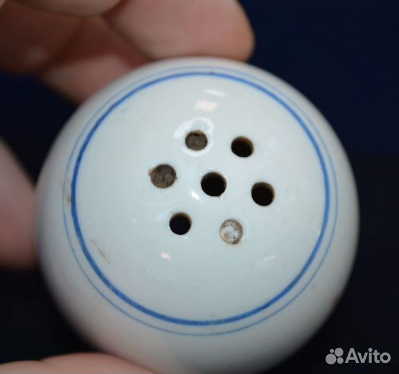 Редкая фарфоровая солонка яйцо- ркка (оригинал )