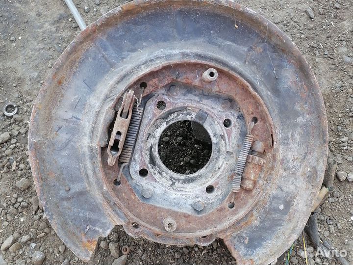 Порюворотныц кулак бмв е 39 задний правый