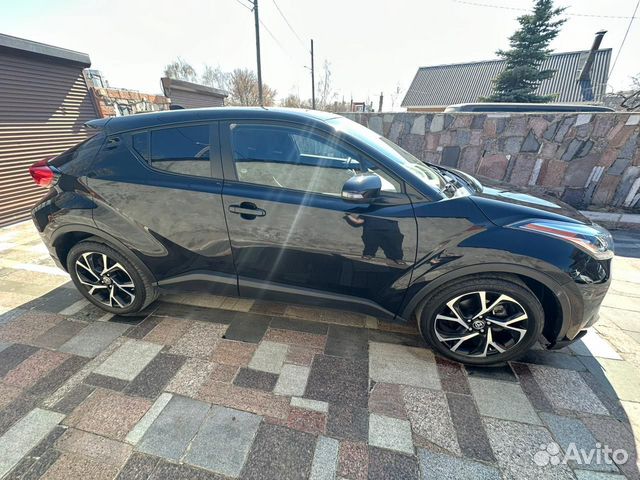 Toyota C-HR 2.0 CVT, 2021, 18 000 км с пробегом, цена 2890000 руб.