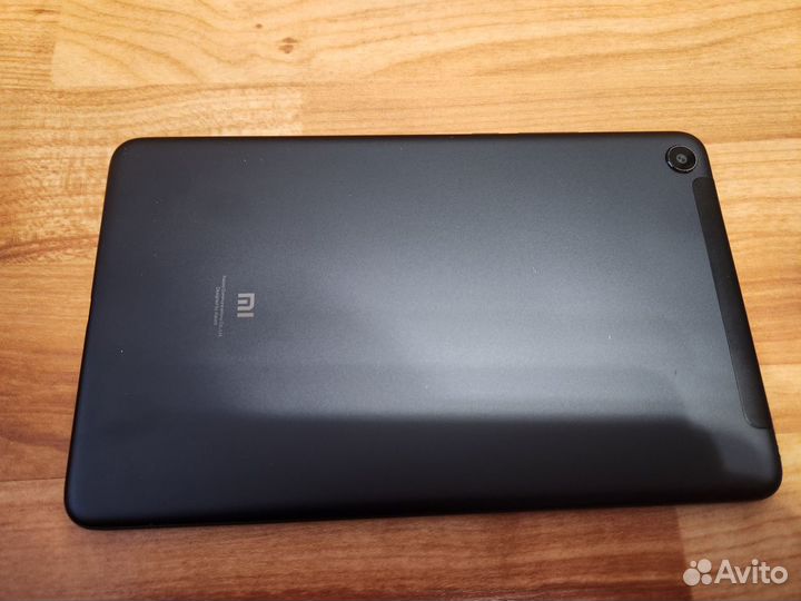 Планшет Xiaomi Mi Pad 4 Wi-Fi 64GB / 4GB