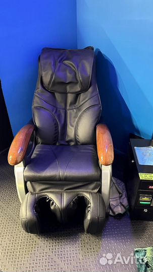 Массажное кресло с купюроприемником