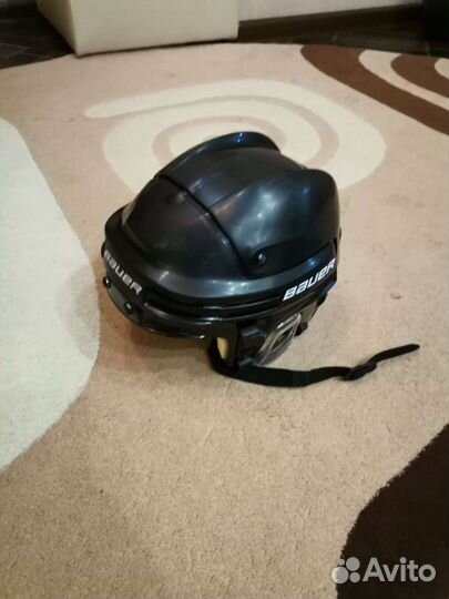 Хоккейный шлем