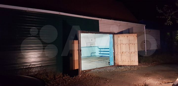 Гараж, > 30 м²