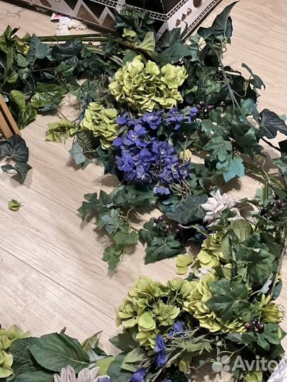 Искусственные цветы коробкой для арки