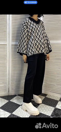 Продам костюм