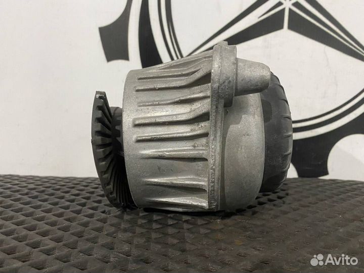 Подушка крепления двигателя Mercedes-Benz C-Класс