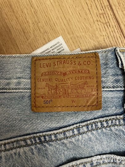 Женские джинсы levis 501