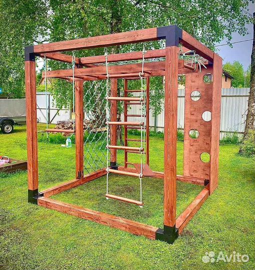 Детская спортивная площадка уличная