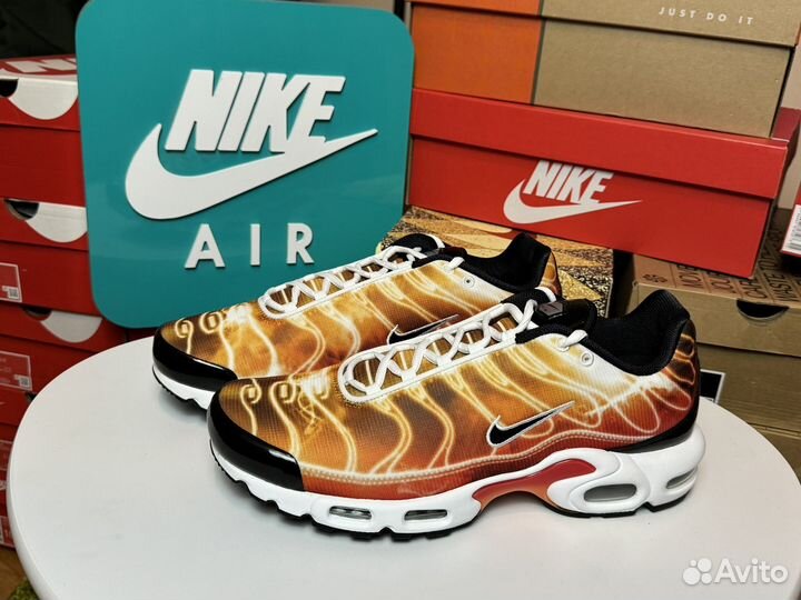 Подборка оригинальных кроссовок Nike Air Max Plus