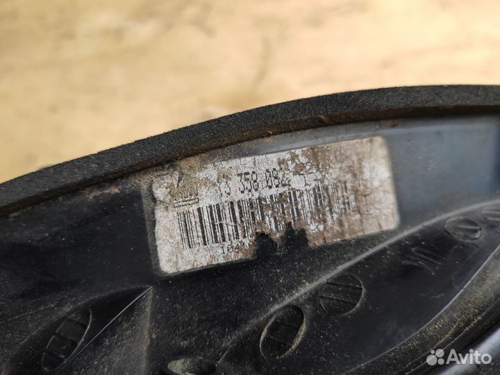 Фонарь задний внешний в крышку на Opel Astra J