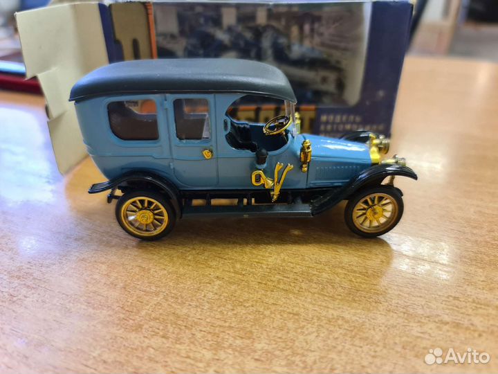 Модель СССР 1:43.Руссо Балт 