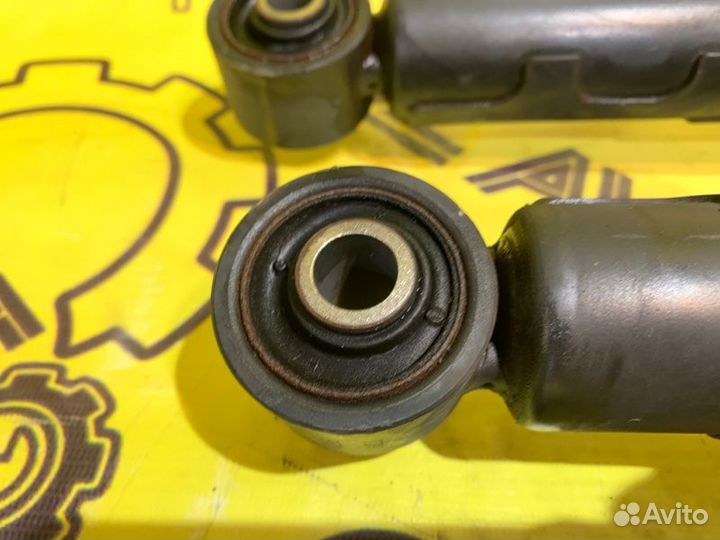 Стойки комплект передние Lexus Gs430 UZS190 3UZ-FE