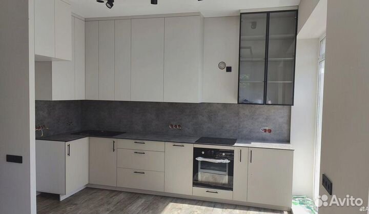 Кухня с витражами на заказ