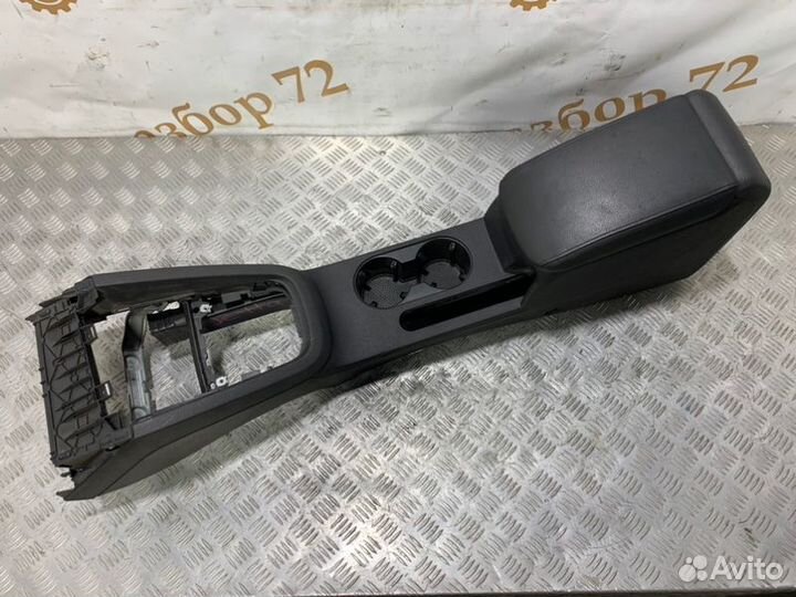 Подлокотник Volkswagen Jetta 6 162