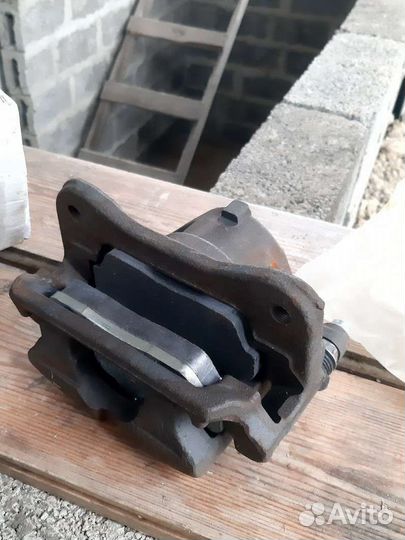 Скоба дискового переднего тормоза УАЗ Газ Соболь