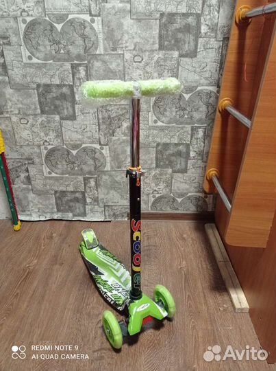 Самокат детский трехколесный новый