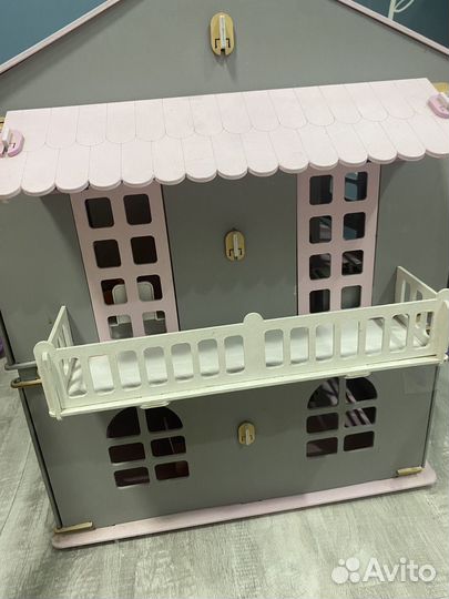 Кукольный домик с мебелью