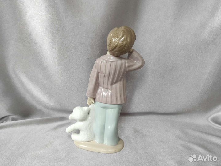 Фарфоровые статуэтки NAO Llardo