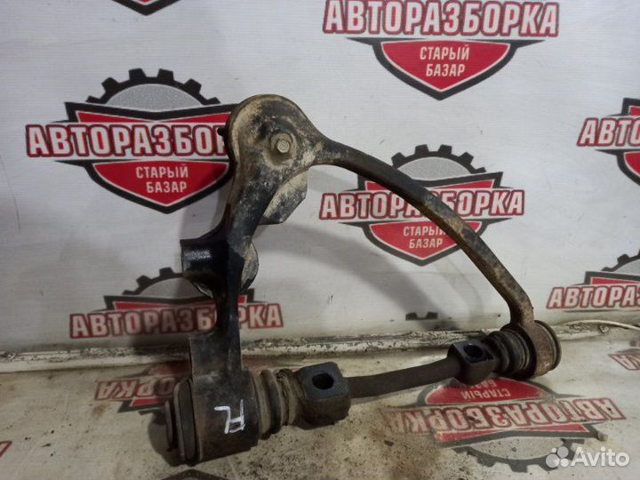 Рычаг верхний передний левый Toyota Lite Ace Truck