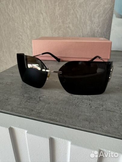 Солнцезащитные очки