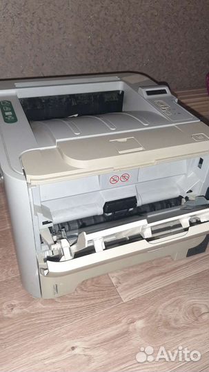 HP LaserJet P2055dnПринтер