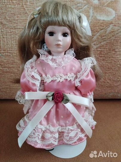 Коллекционная фарфоровая кукла 90-х гг Remeco