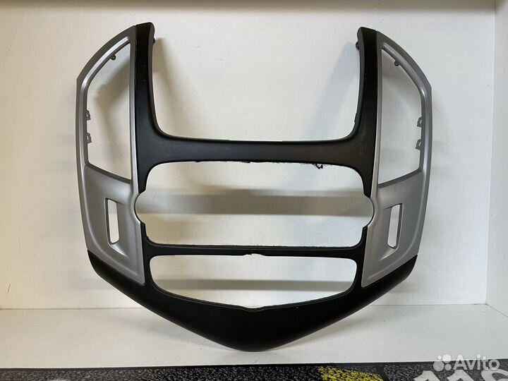 Рамка магнитолы Накладка консоли Cruze J300 Круз