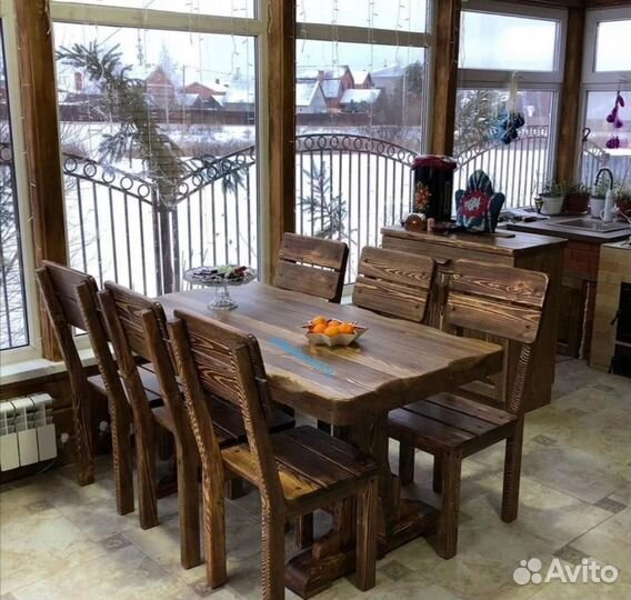 Стол обеденный