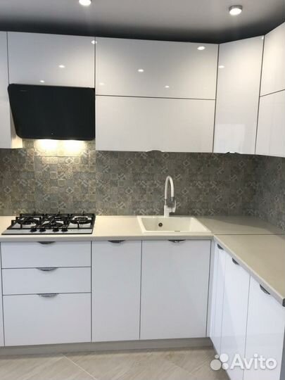 Кухня в белом пластике от производителя