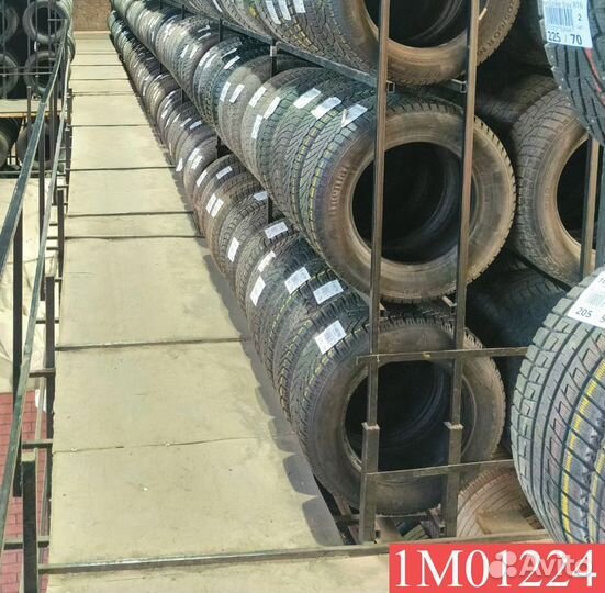 Toyo Observe GSi-5 235/65 R17 104P