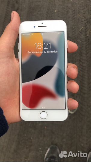 Телефон iPhone 7