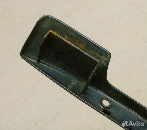 Чехол салазок передних сидений правый Audi 80 B3