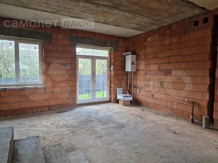 Дом 162 м² на участке 2,5 сот.