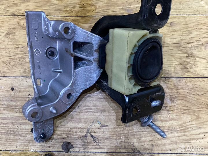 Опора двигателя Renault Duster 2.0 F4RE 410