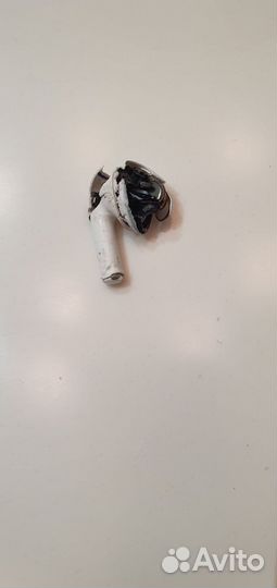 Раздавленный airpods, оригинал
