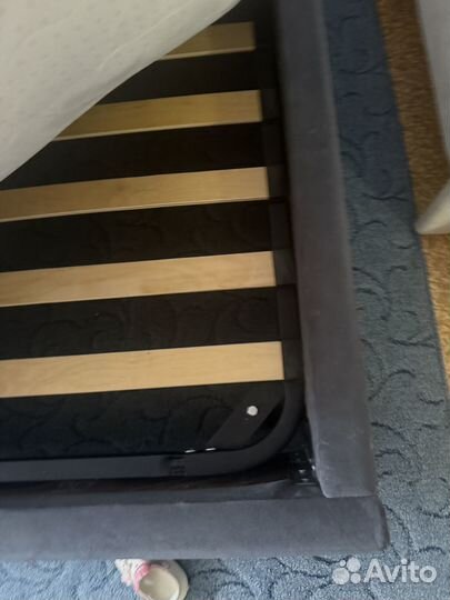 Кровать с матрасом