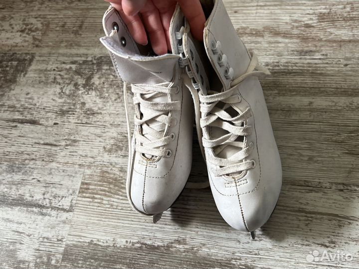 Коньки фигурные