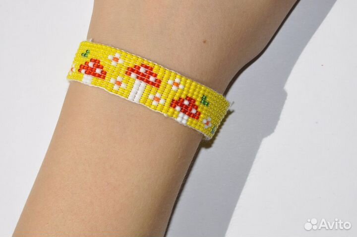 Браслет из бисера